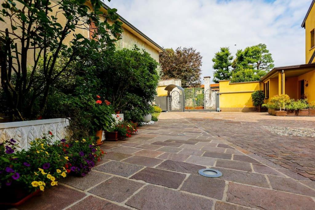 Prestigioso Appartamento Di 70Mq Vicino Milano Λενιάνο Εξωτερικό φωτογραφία